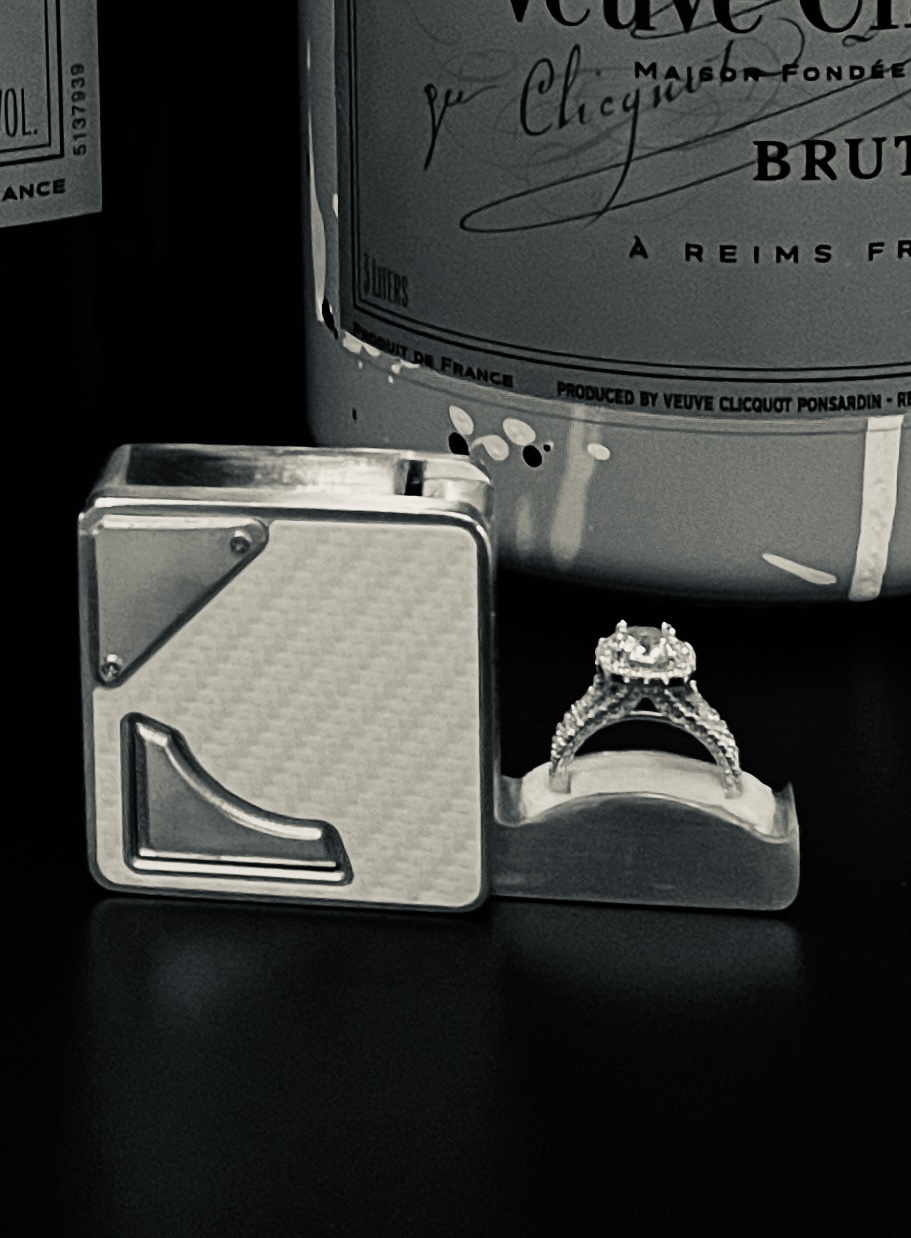 ETERNITY Ring Box with Veuve Clicquot